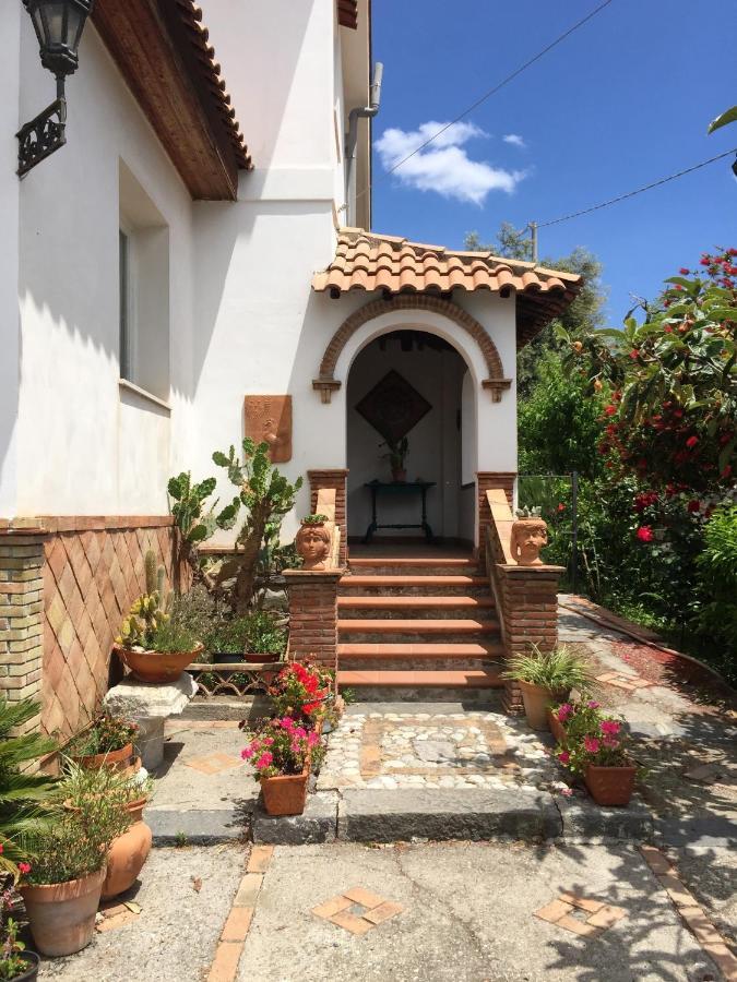 Terre Di Sicilia Bed & Breakfast 3*